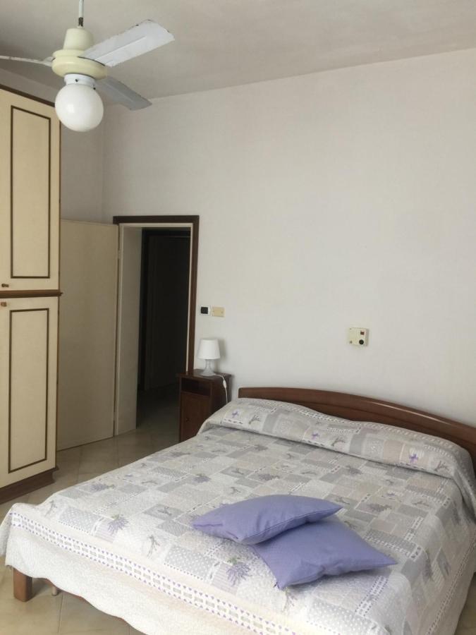La Casa Di Clara Ombrellone Con 2 Lettini Al Lido San Giuliano Gratis E Parcheggio Privato Gratis Apartment Rimini Exterior foto
