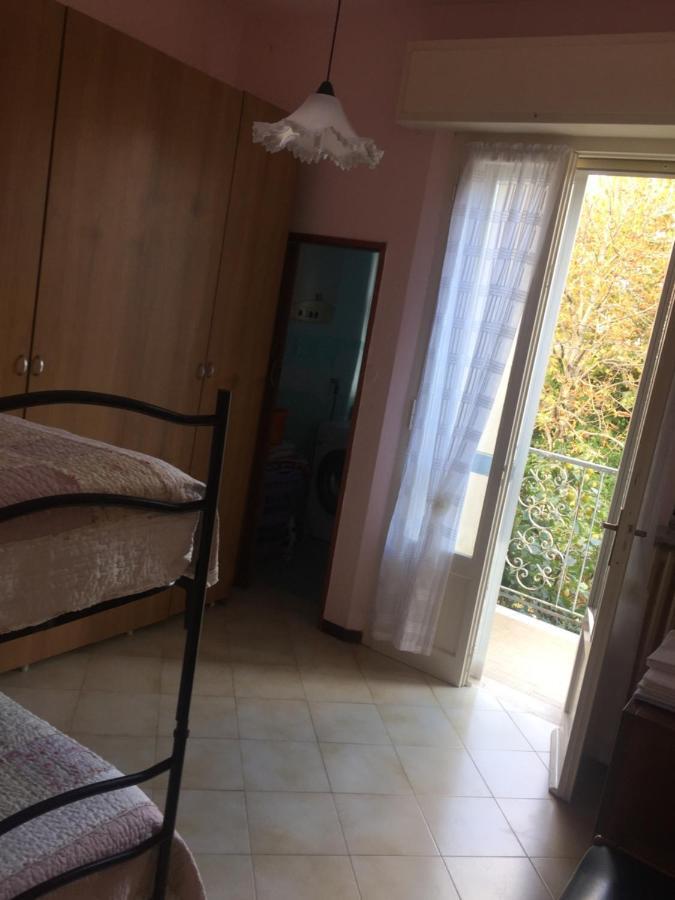 La Casa Di Clara Ombrellone Con 2 Lettini Al Lido San Giuliano Gratis E Parcheggio Privato Gratis Apartment Rimini Exterior foto