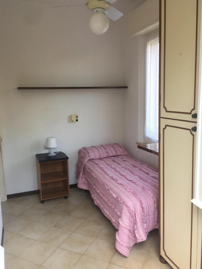 La Casa Di Clara Ombrellone Con 2 Lettini Al Lido San Giuliano Gratis E Parcheggio Privato Gratis Apartment Rimini Exterior foto