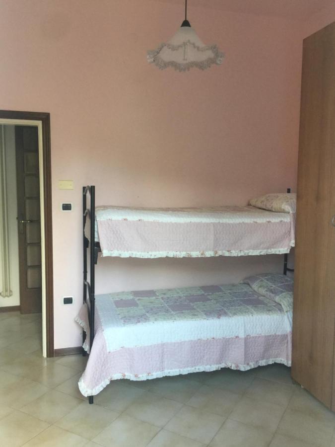 La Casa Di Clara Ombrellone Con 2 Lettini Al Lido San Giuliano Gratis E Parcheggio Privato Gratis Apartment Rimini Exterior foto